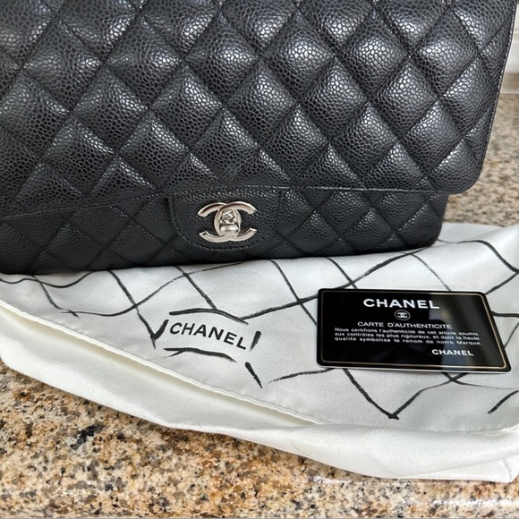 ❌❌SOLD❌❌Classic❌❌ Medium double flap - Picture 3 of 8